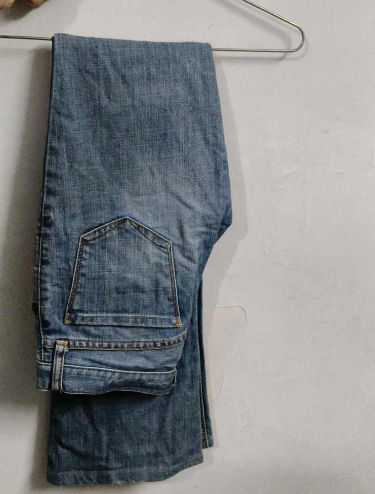 Uniqlo Low-Rise Bootcut Light Blue Jeans