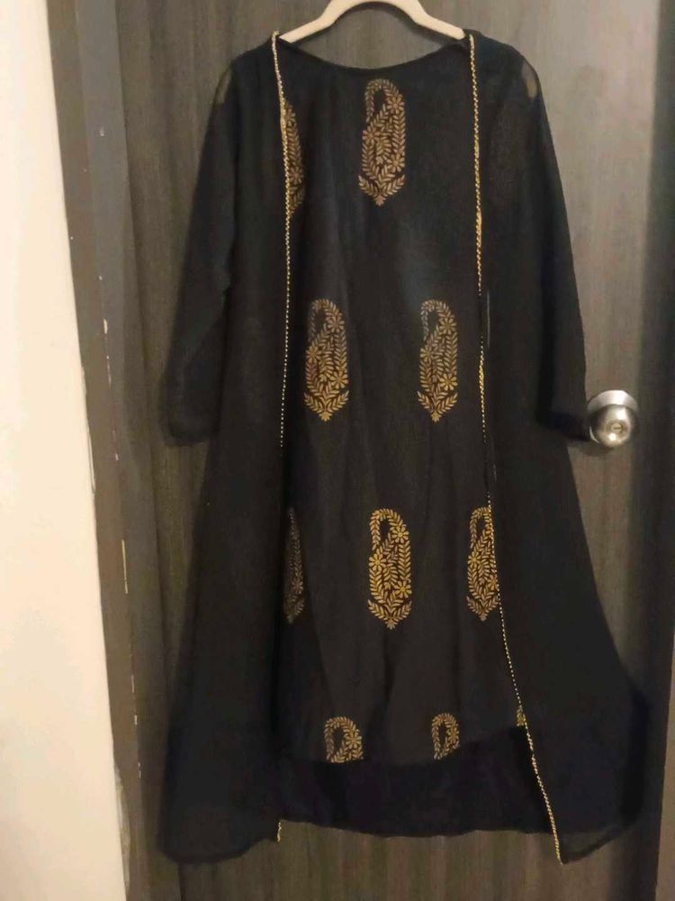 Elegant Black &amp; Gold Paisley Dress