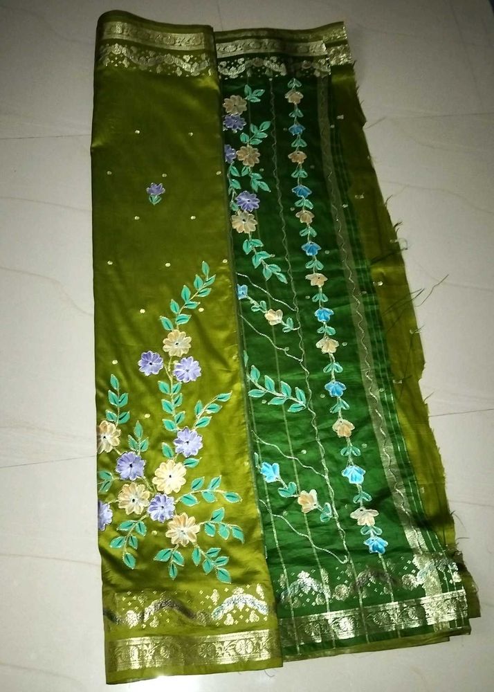 Unused Silk Saree With Flower Embroidery Design