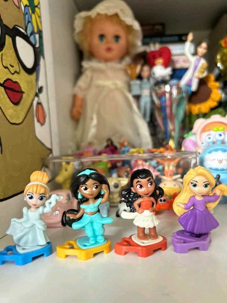 Disney Princess Kinder Surprise Toys