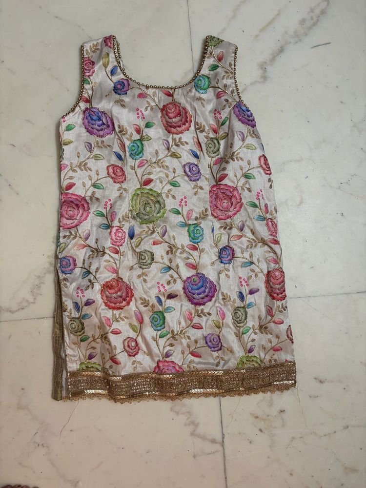 Floral Embroidered suit