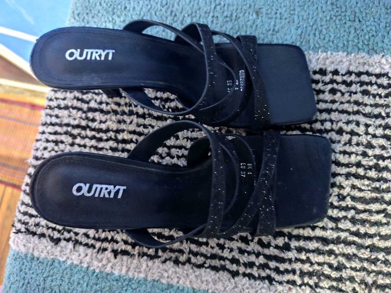 Stylish Black OUTRYT Sandals