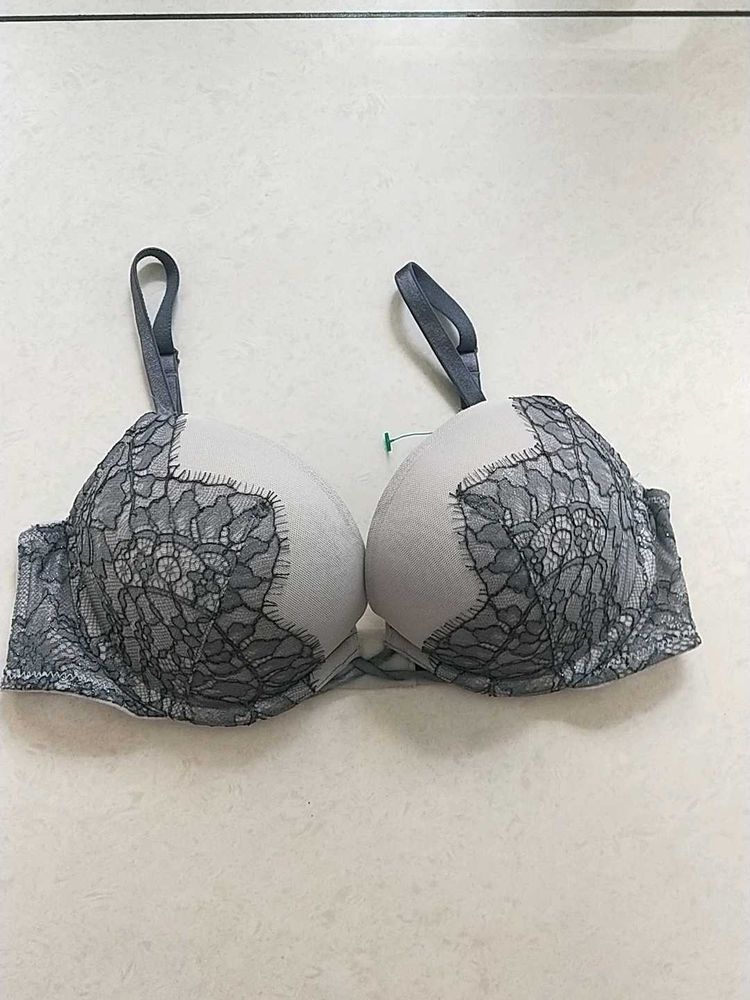 34B Gray Lace Bra(Victoria&#39;s Secret)