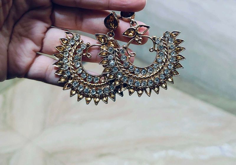 Earrings with nails set