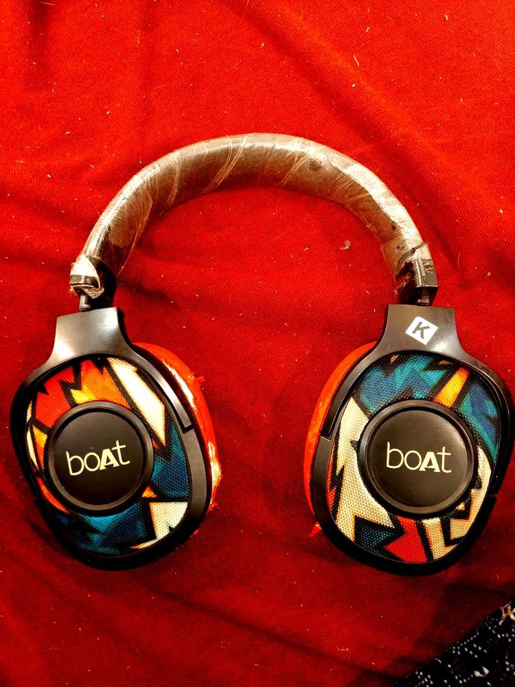 boAt Rockerz 550 wireless over-ear headphones