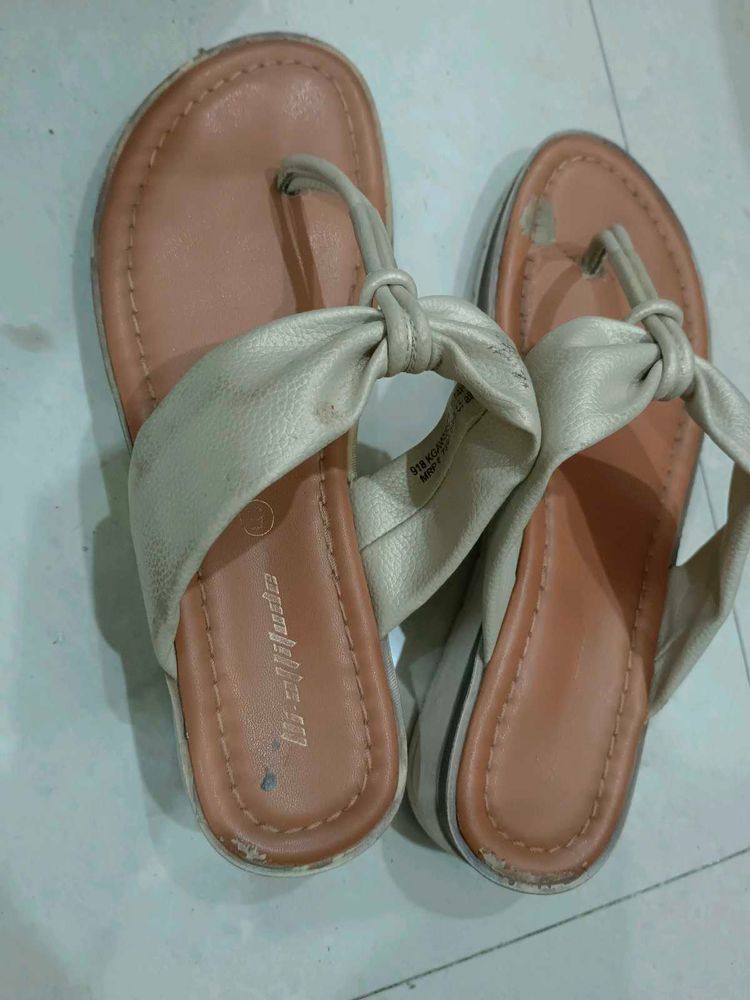 Liz Claiborne Thong Sandals