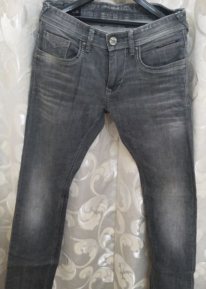 Men&#39;s Premium quality Jeans...Size..32 L 34