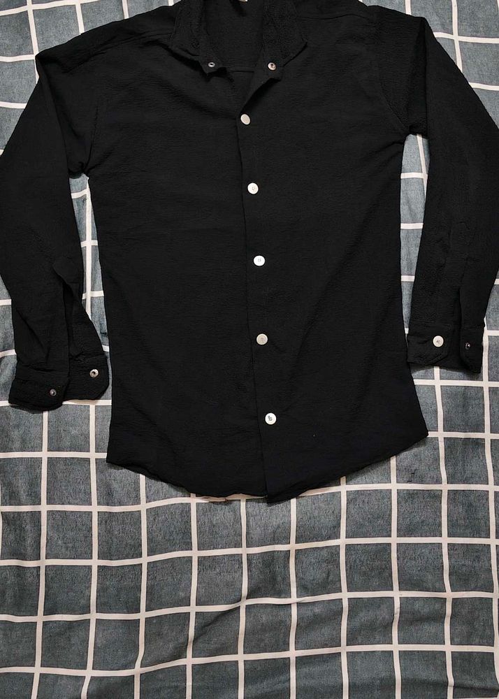 Men Black Slim Solid Long Sleeve Formal Shirts