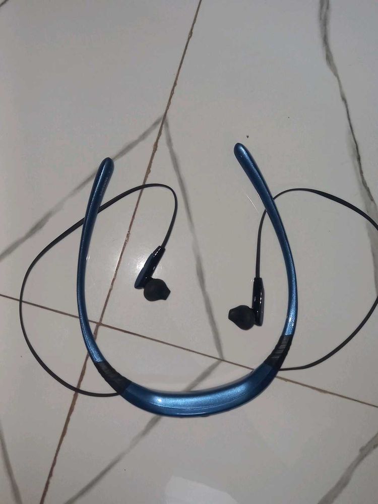 Bluetooth Headphones (Not Working Need repairing )