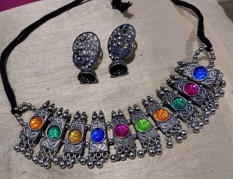 Black Mattle Nacklace