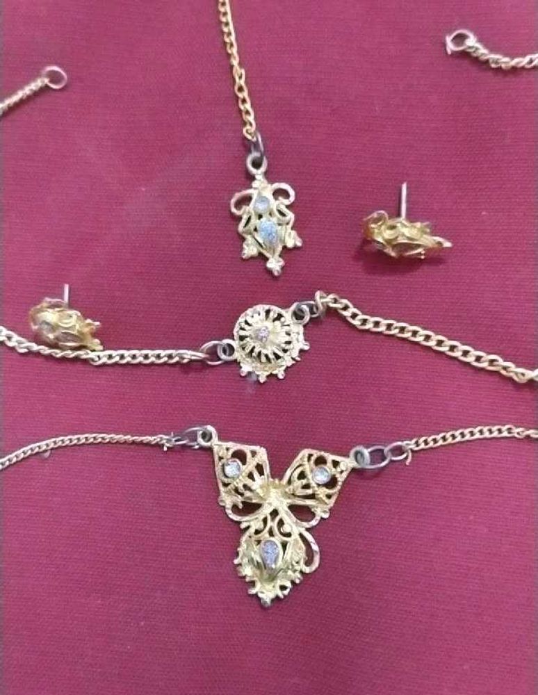 Necklace set (Necklace+Earings+Bindi+Bracelet)