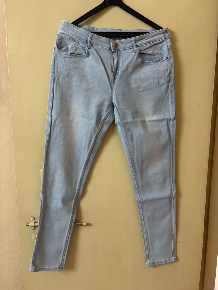 Light Blue/ Highly Washed Denim