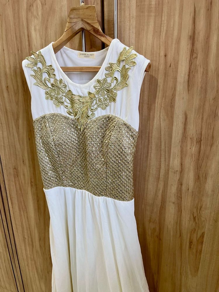 Elegant White &amp; Gold Maxi Dress