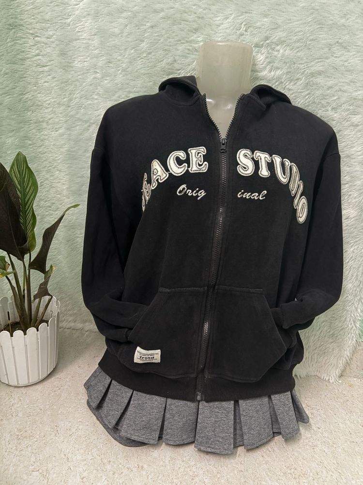 Black &#39;ACE STUDIO&#39; Hoodie😍( no defect)