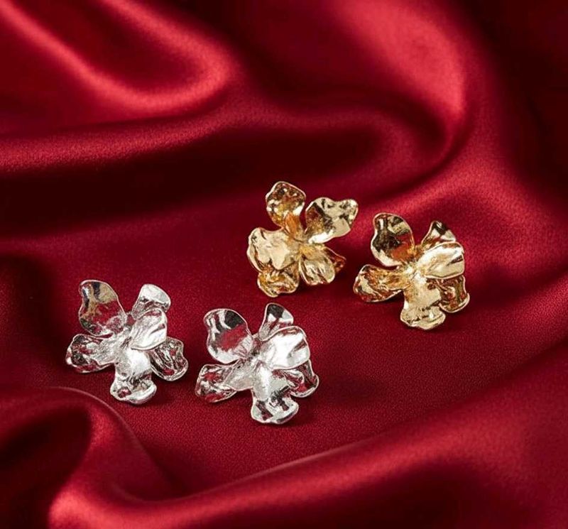 Flower Stud Earrings✨🪩