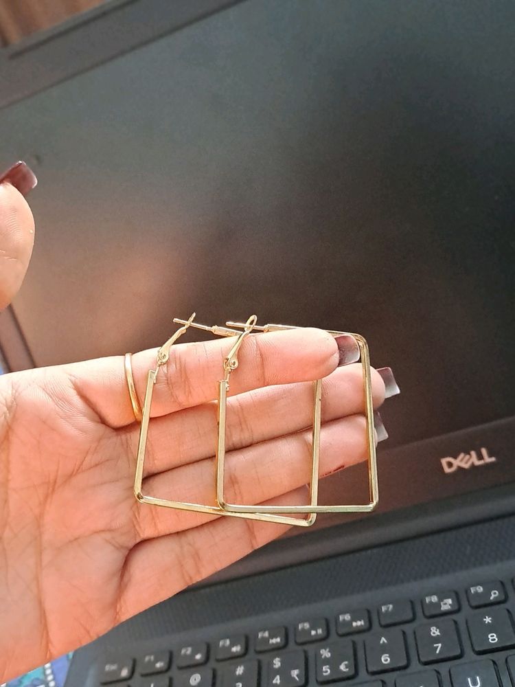 Statement Golden Square Earings