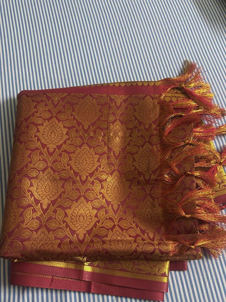 Red &amp; Gold Banarasi ponadai shawl