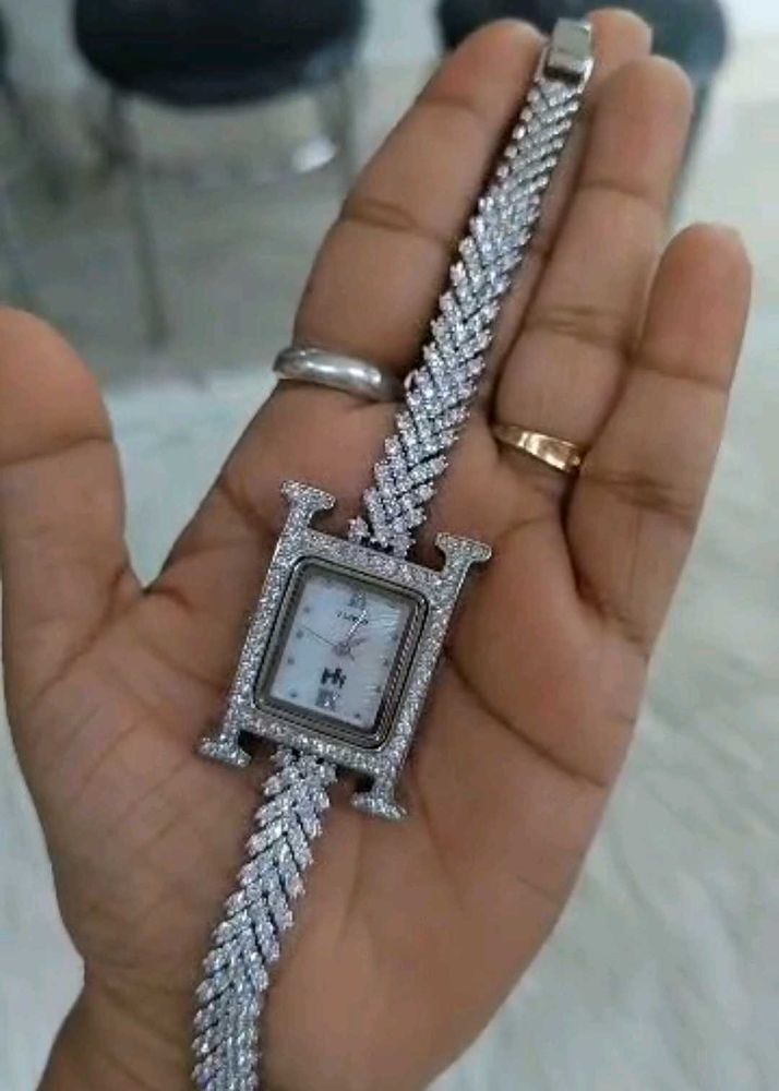 Elegant Women&#39;s Watch Wth Hallmark