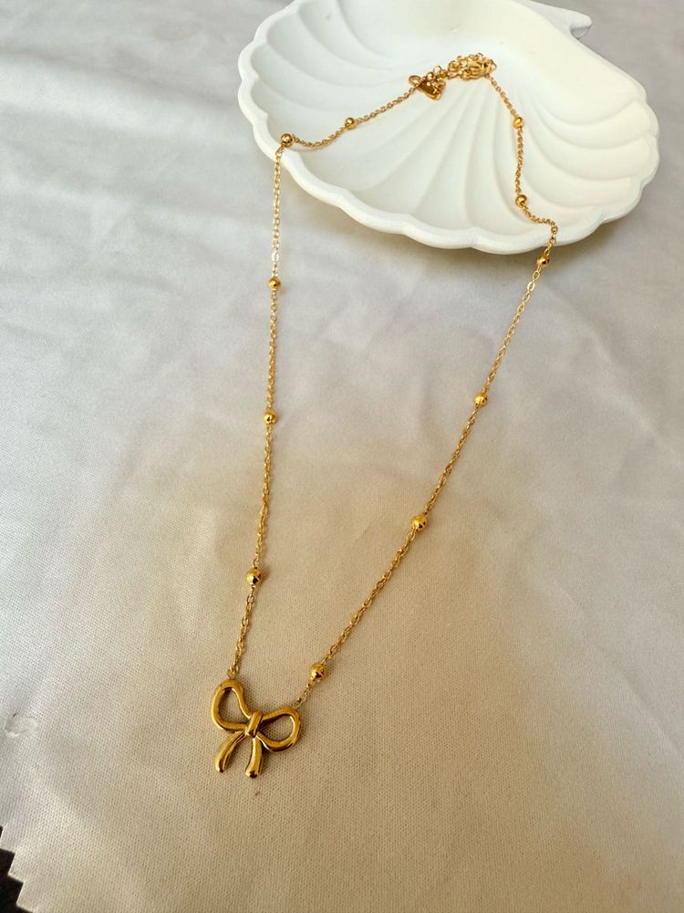 Gold Plated Bow Necklace