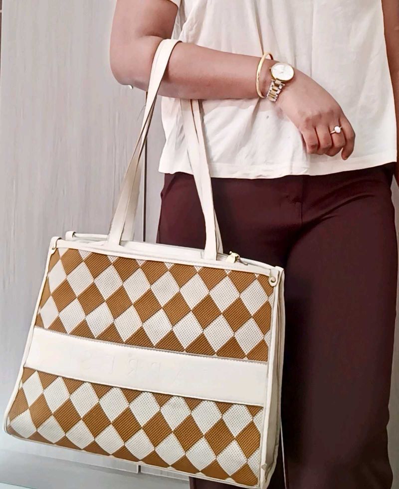 Caprese Bag 👜