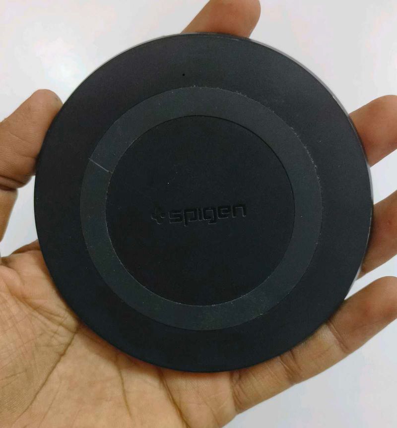 Spigen Wireless Charger Pad  Good Working