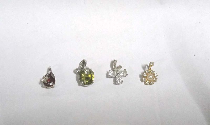 4 Pendent Each For 50 Rs