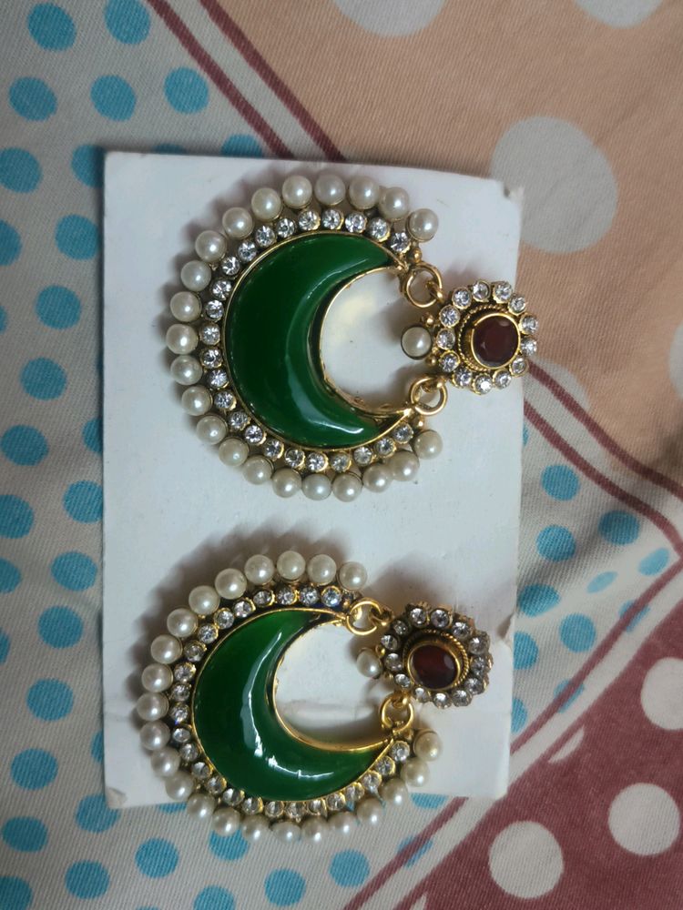 Green Antique Earings