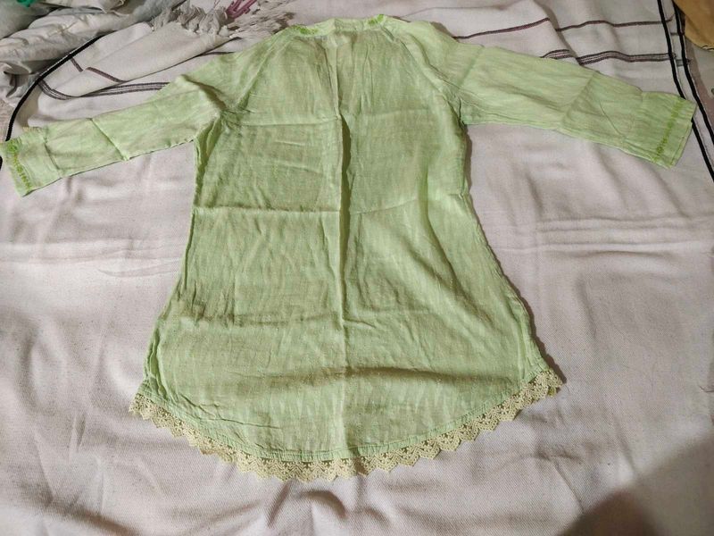 A Short  Kurti, T Shirt For Girls.
