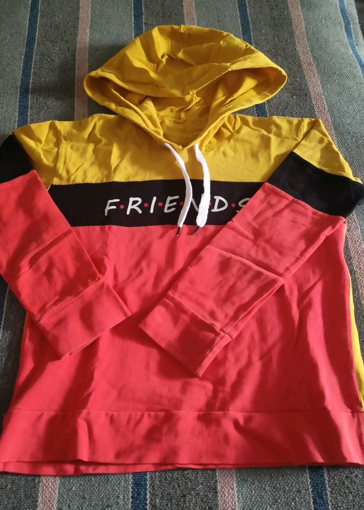 S-m  Size Crop T-shirt With Great Colour Combinati