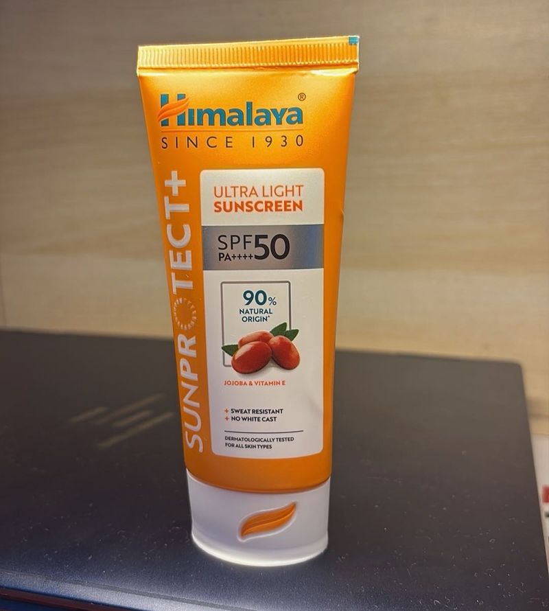 Himalaya ultra light sunprotect + sunscreen