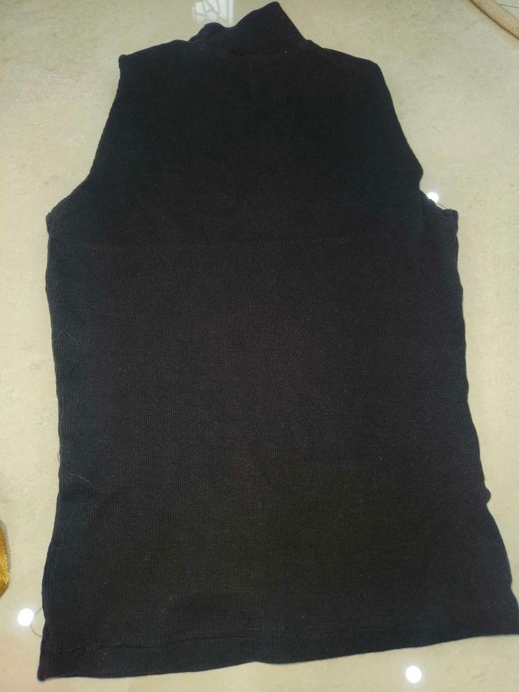 Black Sleeveless Top