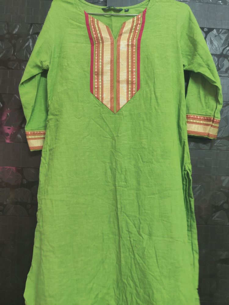 AVAASA , Green Kurta , Round Neck , 3/4th Sleeves , Size -XL