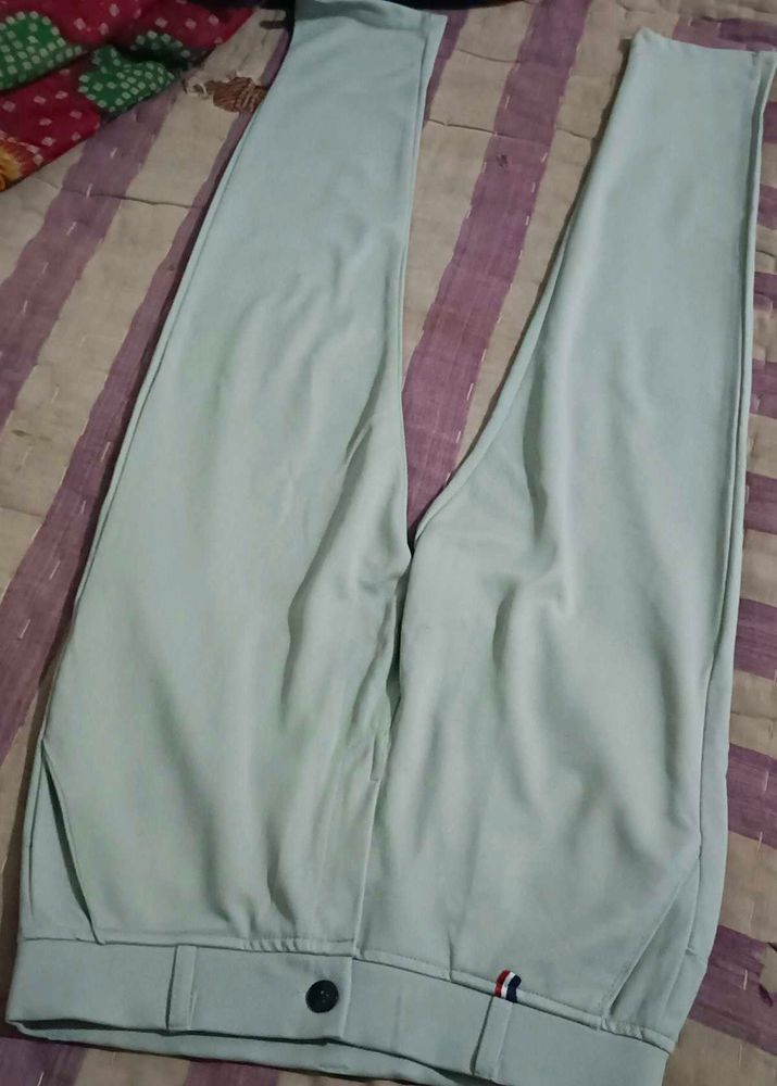 Stylish grey lycra pant