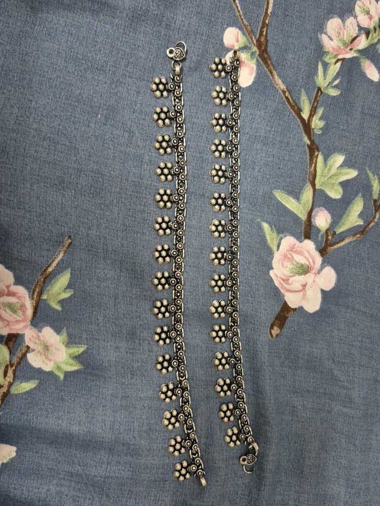 Silver Flower Anklets