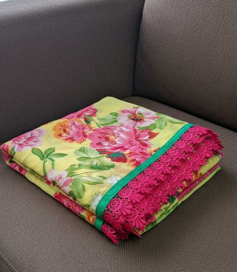 Floral Print Saree with Lace , unstitched blouse p