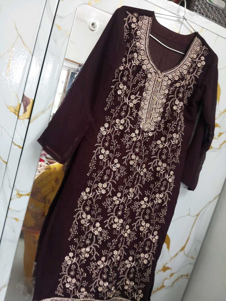 Elegant Embroidered Kurta Set