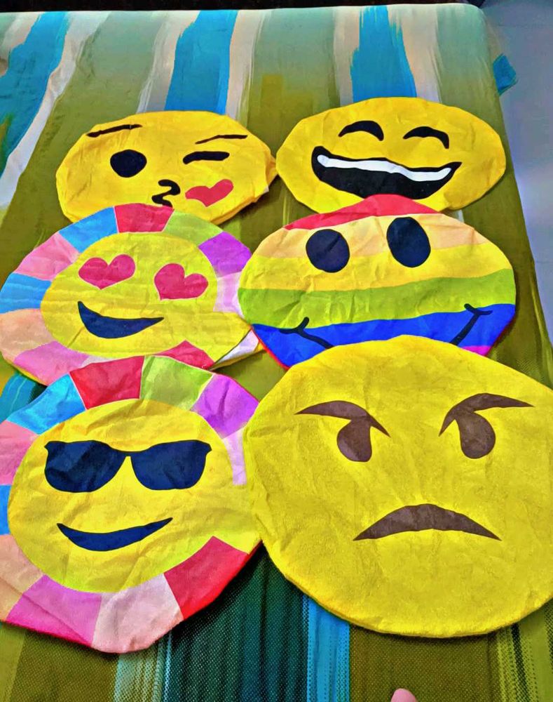 Emoji Pillows (6)
