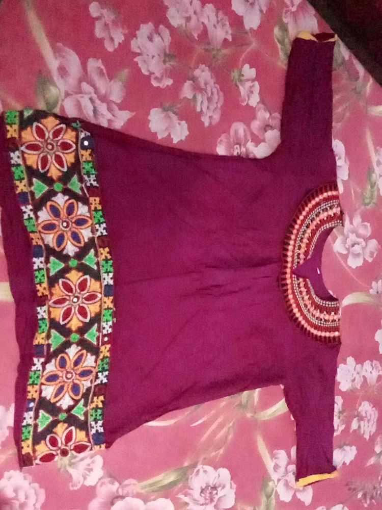 A Peach Colour Top Xl Size. &amp; Violet Short Kur