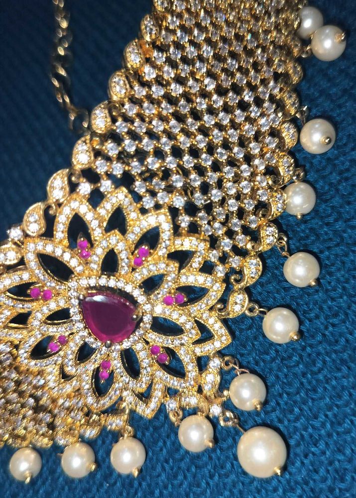 Necklace Set Ad Stones