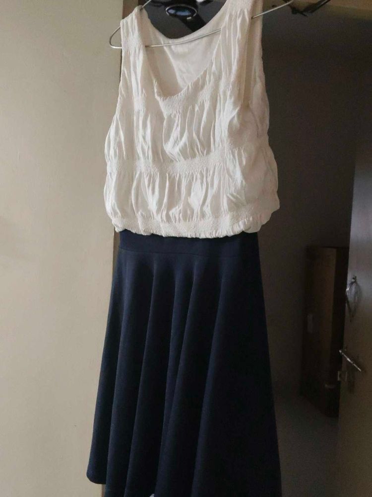 White  &amp; Navy Stiched Top