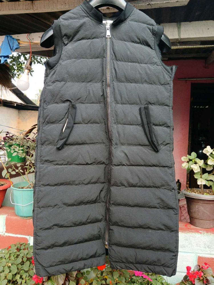 Sleeveless Padded Long Jacket