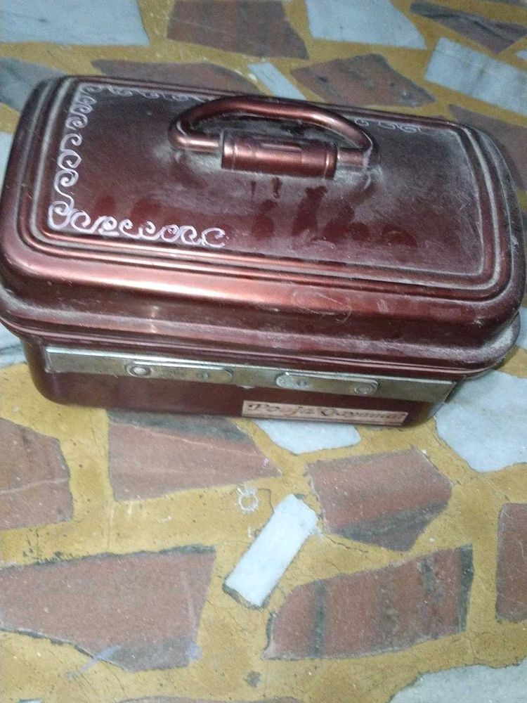 Vintage Makeup Box