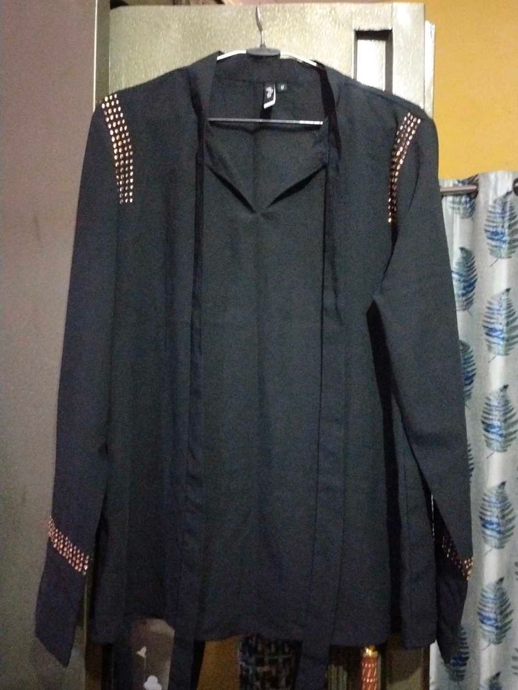 Black Studded Top 🖤
