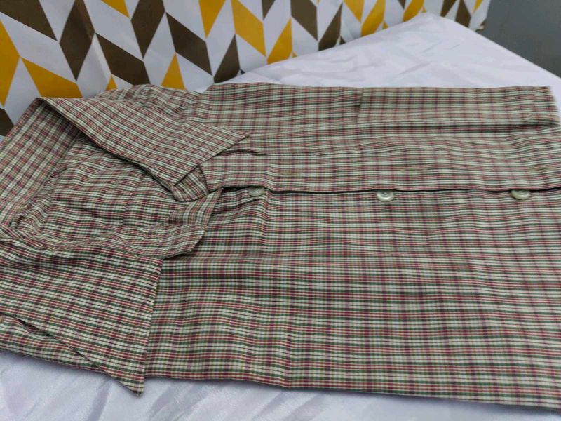 Short Sleeve Shirt. Easy To Wear Everywhere 😉