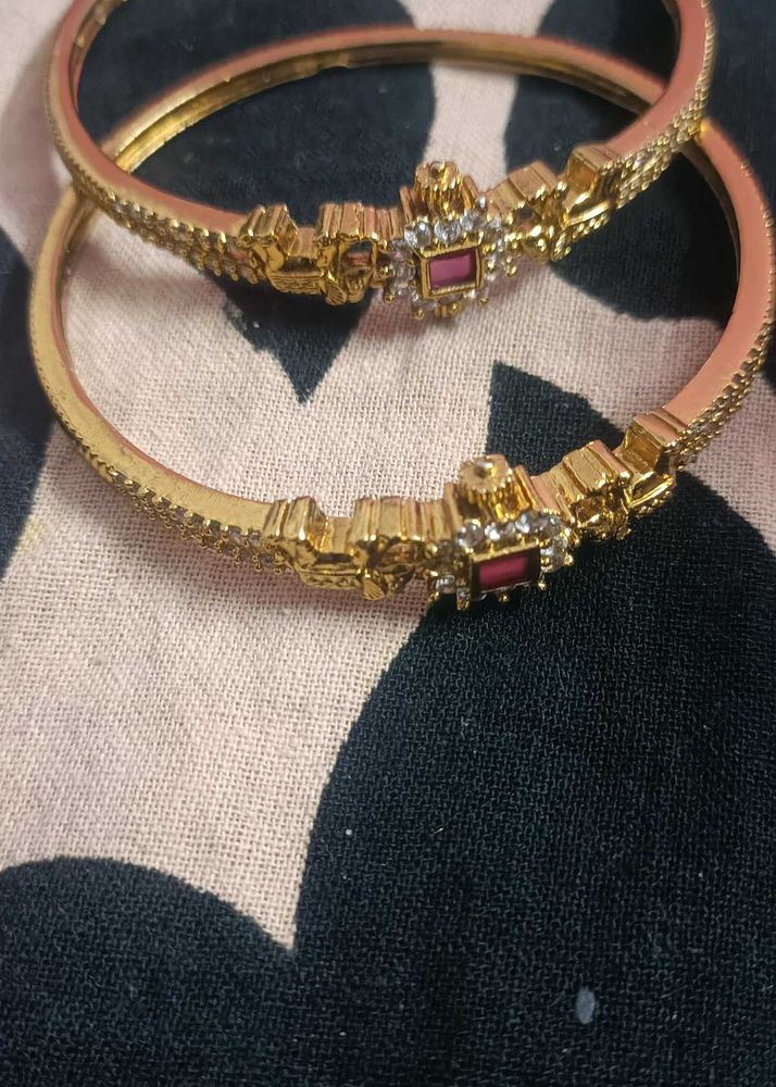 Elegant Gold-Tone Bangles