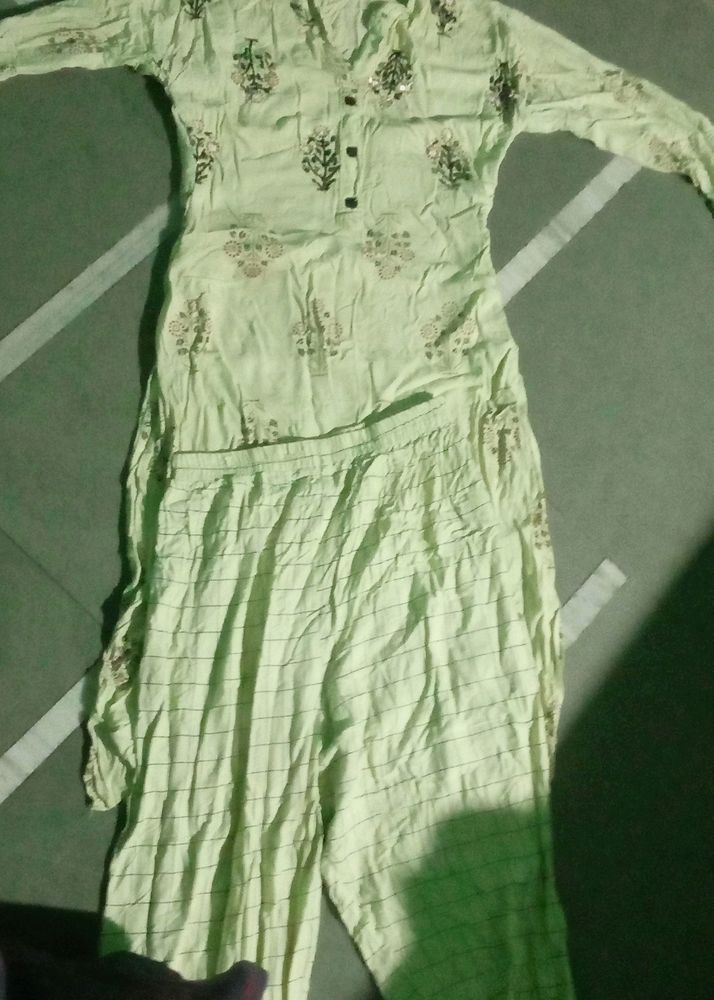 New Petan Drees