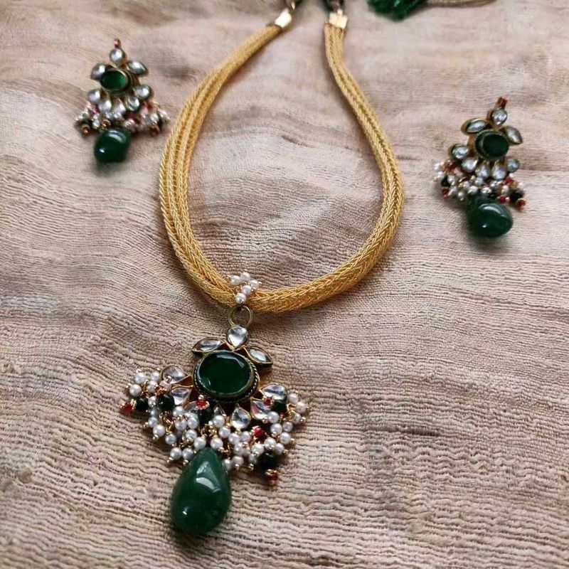 Lovely Jadau Kundan Set