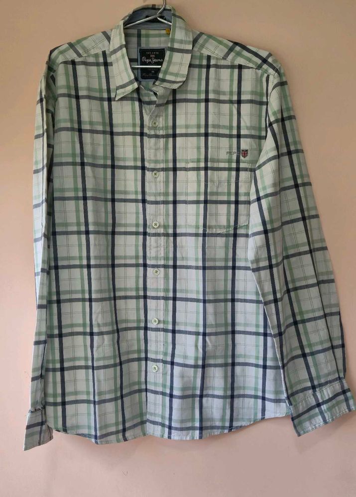 Men&#39;s Casual Shirt