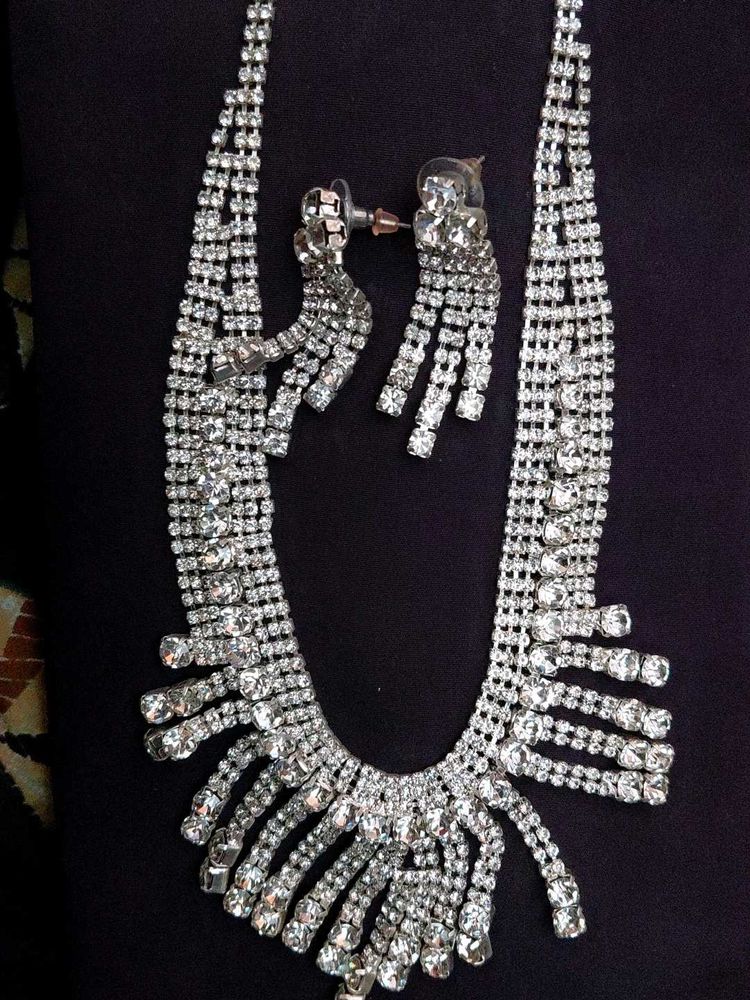 Sparkling Rhinestone Necklace &amp; Earring Set
