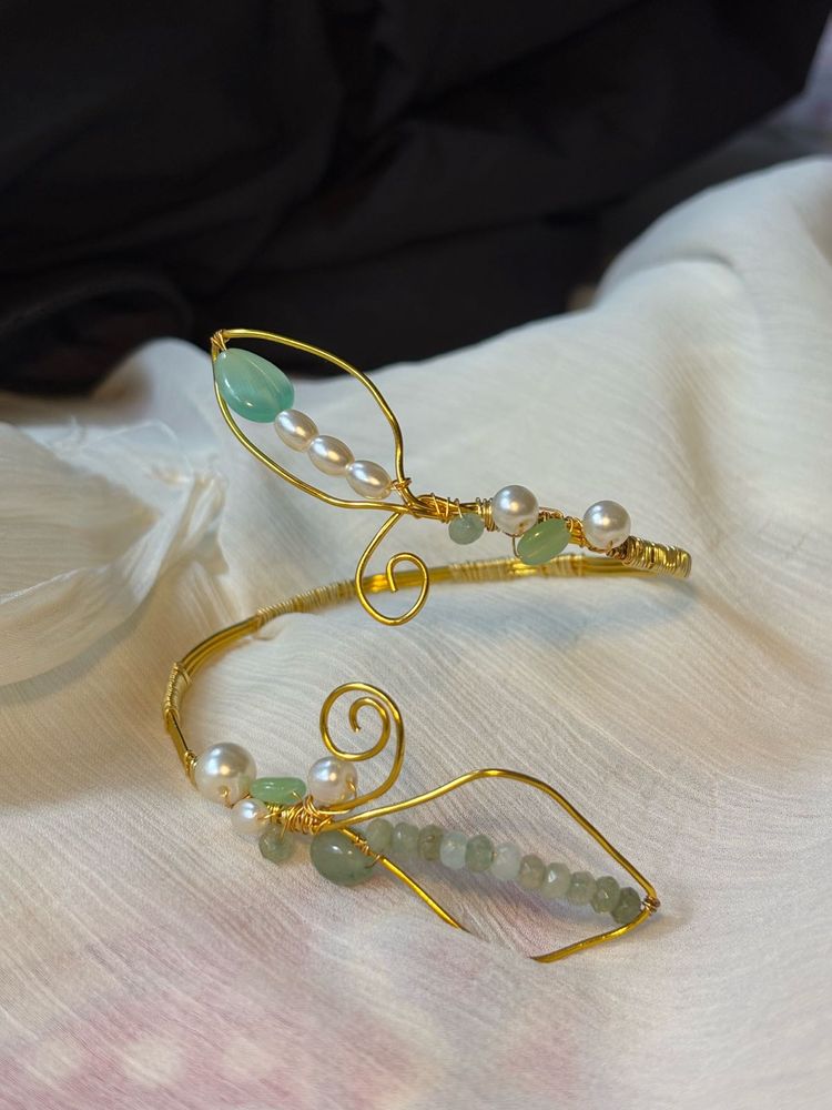 Gold Tone Leaf Arm Cuff Bracelet